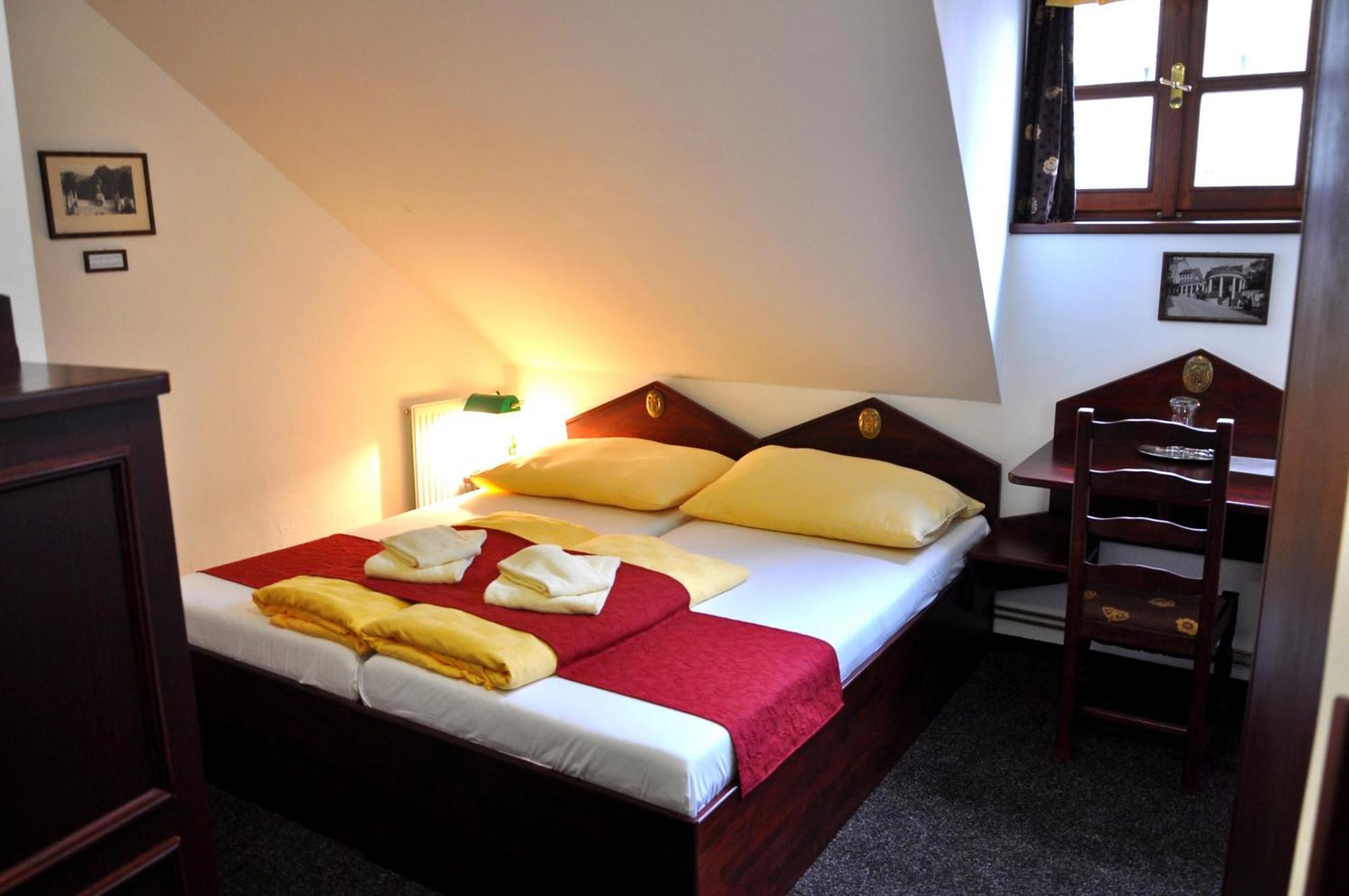 Hotel Císař Ferdinand Loket Habitación foto