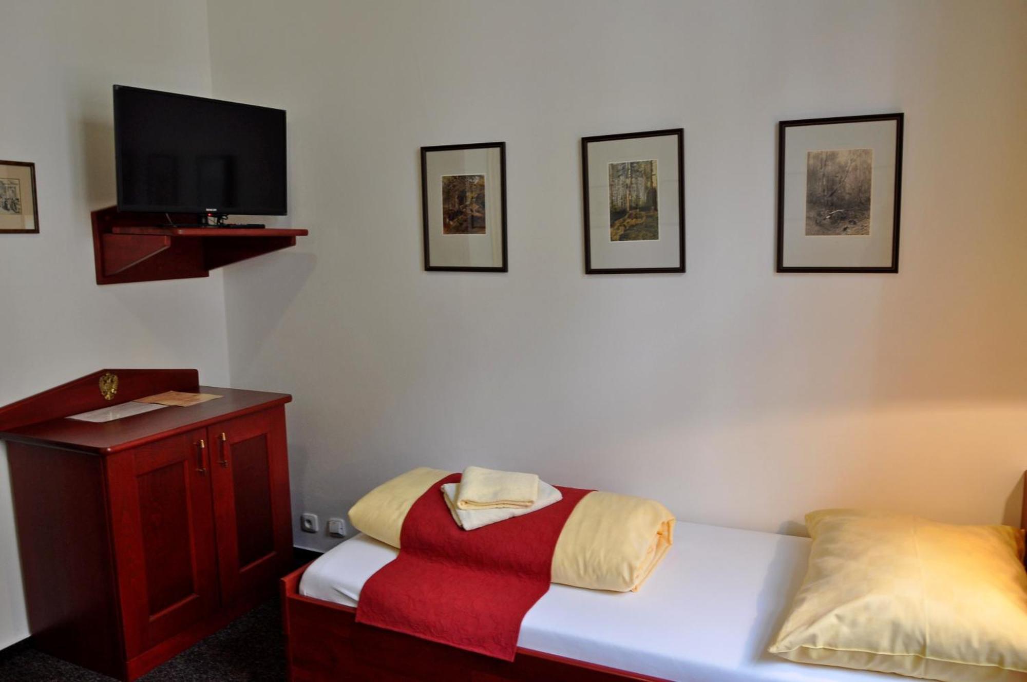 Hotel Císař Ferdinand Loket Habitación foto