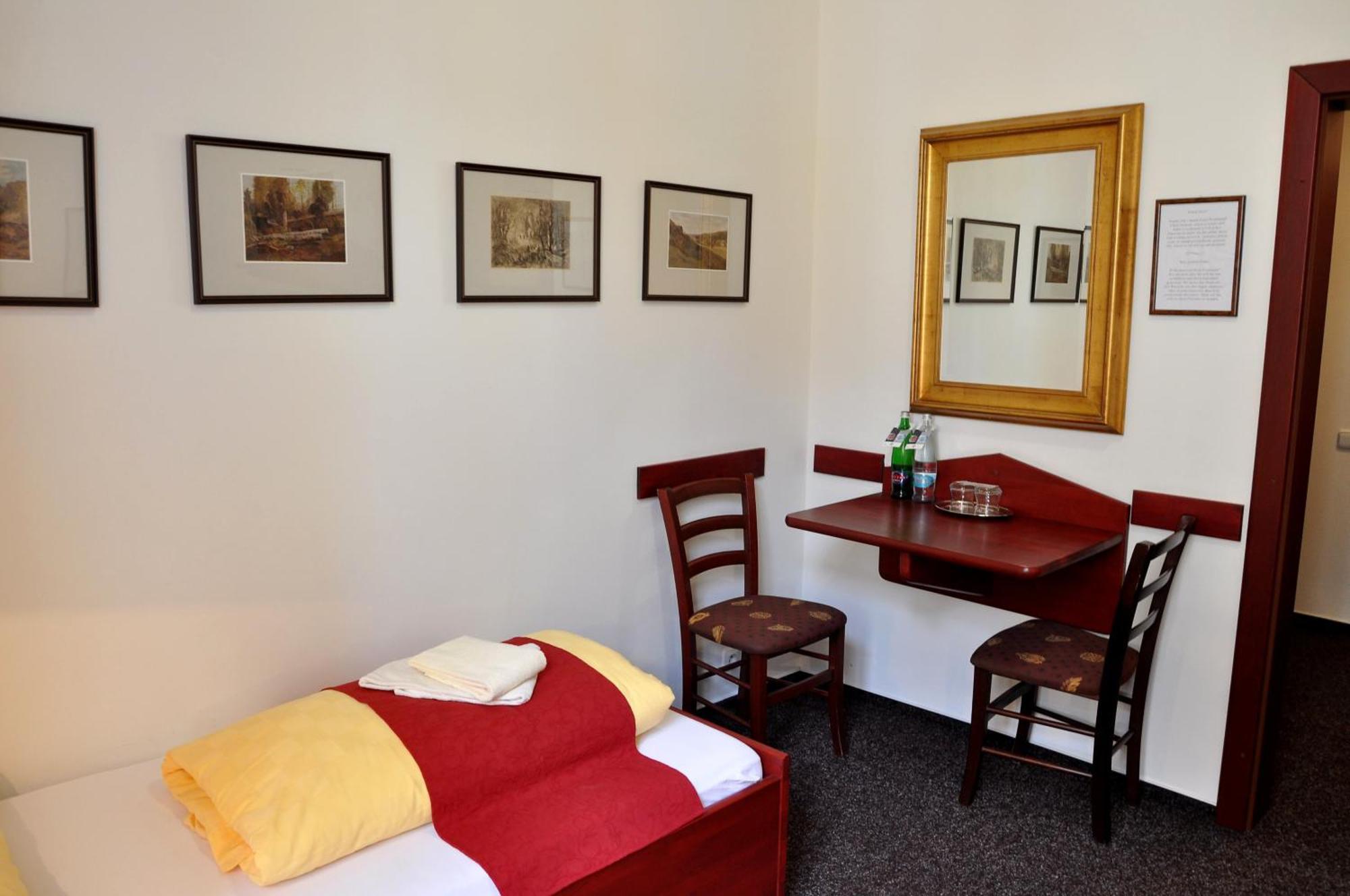 Hotel Císař Ferdinand Loket Habitación foto